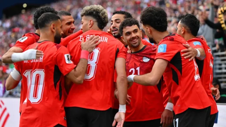 مصر تتعادل مع إيران وتعبر إلى دور الـ32 من كأس العالم