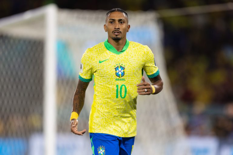 عرض خيالي من الهلال يضع نجم البرازيل وبرشلونة في الواجهة