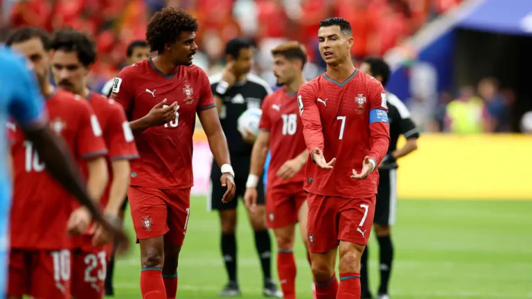 لاعب نشأ في المغرب يواصل خطف الأضواء مع البرتغال في كأس العالم
