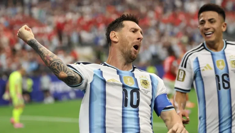 ميسي يكتب التاريخ وينفرد بصدارة هدافي كأس العالم