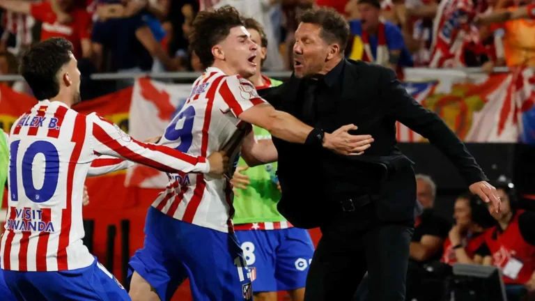تُضحكوننا أكثر من برشلونة..أتلتيكو مدريد يصدم ريال مدريد ببيان ناري حول صفقة ألفاريز