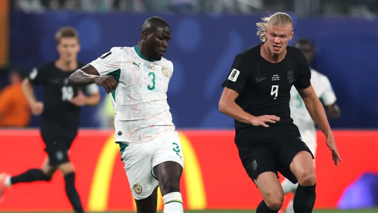 استبدال كوليبالي أمام النرويج يشعل الجدل داخل المنتخب السنغالي في المونديال