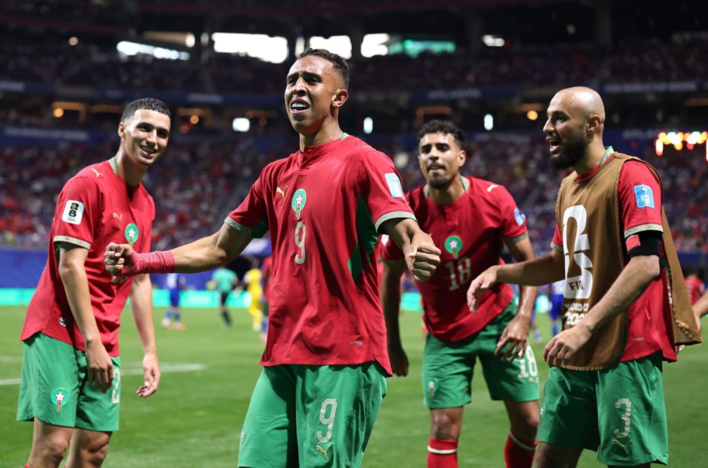 رحيمي يرد على منتقديه بعد التألق أمام هايتي: جوابي يكون داخل الملعب