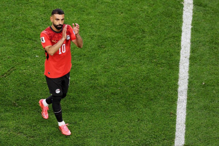 هل يلحق محمد صلاح بمواجهة أستراليا؟ أول تعليق من حسام حسن