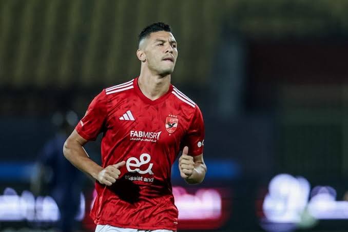 الأهلي يتراجع عن فكرة رحيل أشرف داري لهذا السبب