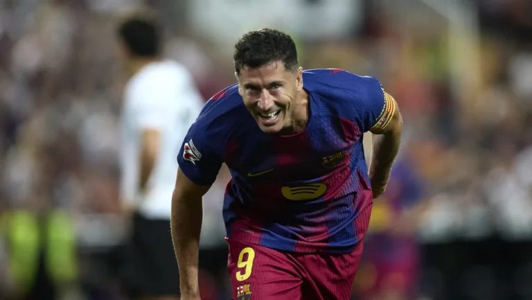 ليفاندوفسكي يحسم وجهته بعد برشلونة