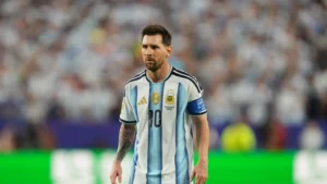 ليونيل ميسي على أعتاب ارتداء قميص برشلونة مجددًا.. التفاصيل الكاملة