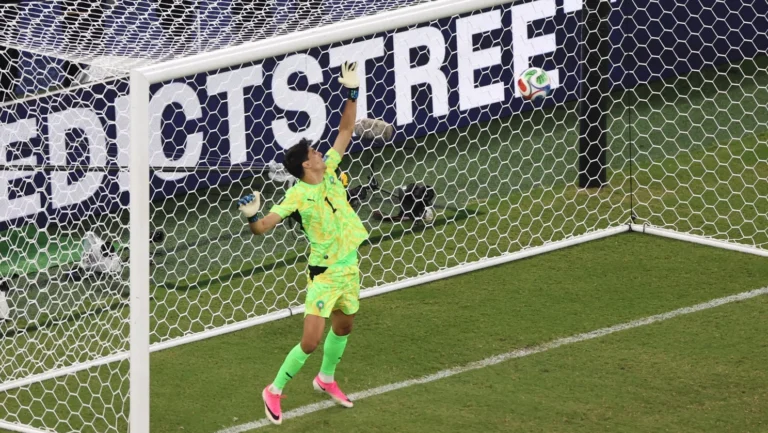 ياسين بونو يواصل كتابة التاريخ مع أسود الأطلس في كأس العالم 2026