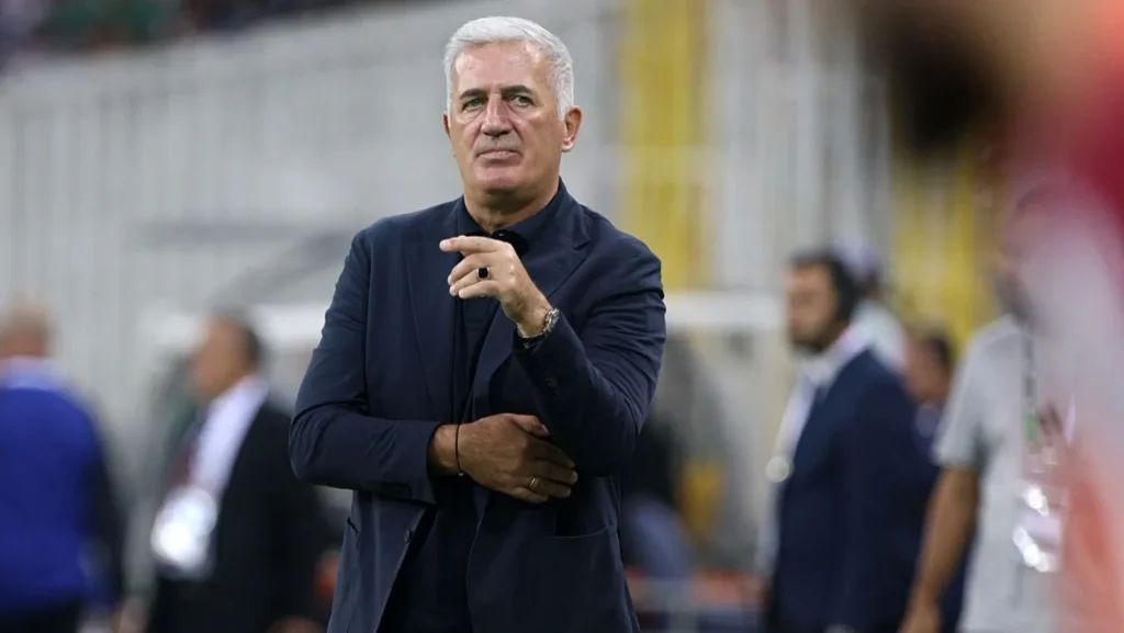 منتخب النائمين.. هجوم جماهيري على بيتكوفيتش بعد صدمة الأرجنتين