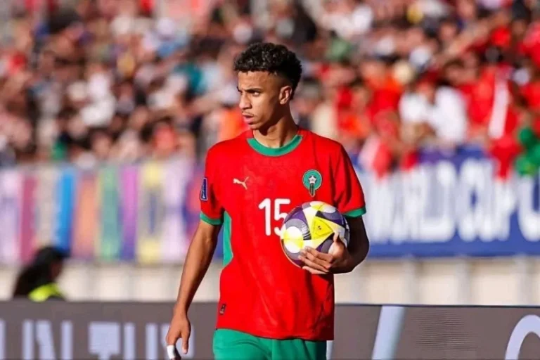 الزهواني في هولندا.. الفحص الطبي يفصل اللاعب عن أياكس أمستردام