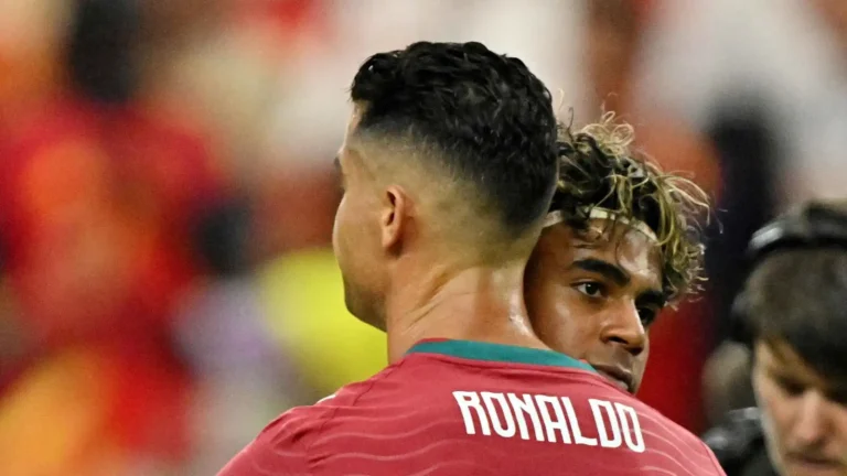 لامين يامال يفاجئ كريستيانو رونالدو بعد وداع المونديال (فيديو)