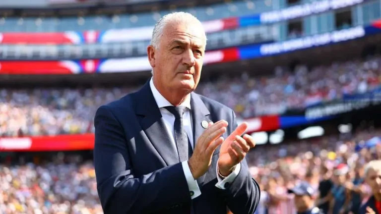 مدرب باراغواي يكشف قصصًا مؤثرة بعد الخروج من كأس العالم 2026