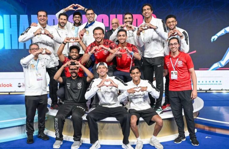 مصر تهزم إسرائيل وتعتلي منصة التتويج في بطولة العالم للمبارزة