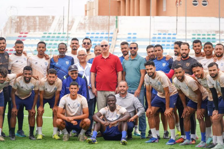 دعم رسمي لأمل تيزنيت.. عامل الإقليم يشد أزر الفريق قبل مباريات السد