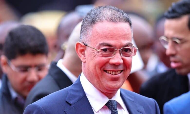 فوزي لقجع يطالب بتسريع تفعيل بطاقة المشجع