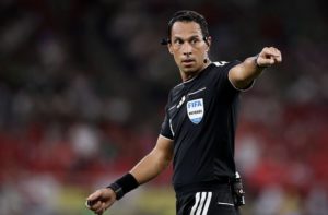 واقعة تحكيمية غريبة تسبق مباراة المغرب وفرنسا في كأس العالم