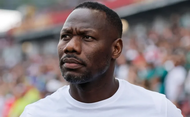 نجم مغربي يسخر من بابي ثياو بعد إقصاء السنغال من كأس العالم