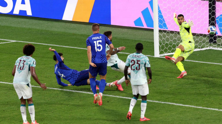 "فيفا" يوضح سبب إلغاء هدف كرواتيا أمام البرتغال في المونديال