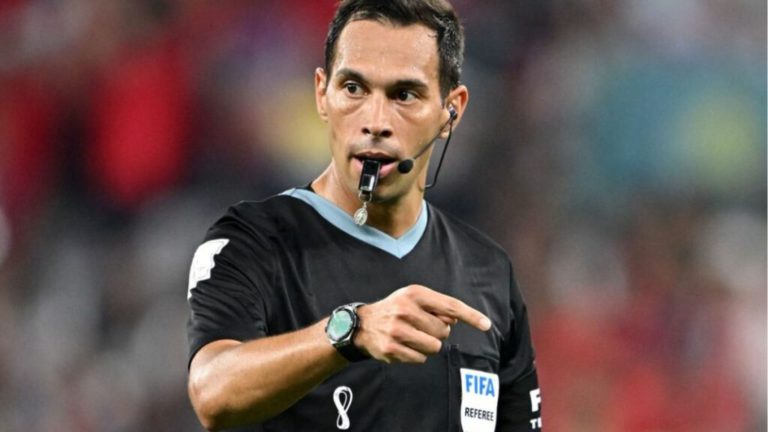 الإعلام الفرنسي يهاجم "فيفا" بسبب طاقم تحكيم مواجهة المنتخب المغربي في ربع النهائي