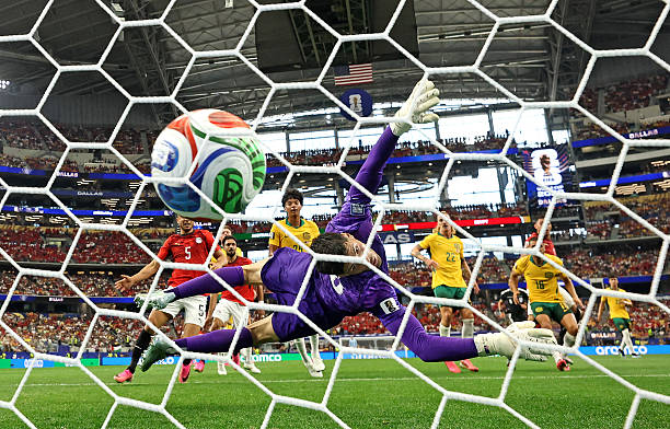 مصر تقصي أستراليا بركلات الترجيح وتتأهل لأول مرة إلى الدور 16 في كأس العالم