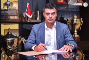 المدرب البرتغالي سواريس كونسالفيس بيدرو فالديمار