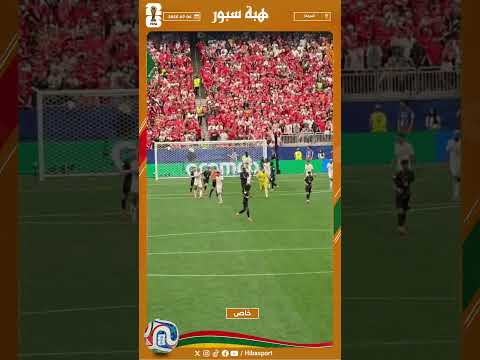 حارس كندا يصعد للمشاركة في ركنية لفريقه