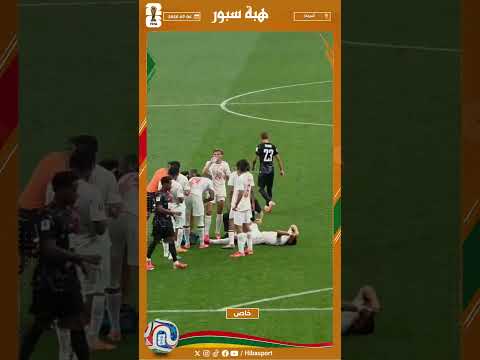 الصيباري يغالب دموعه بعد تعرضه للاصابة ومغادرته للملعب