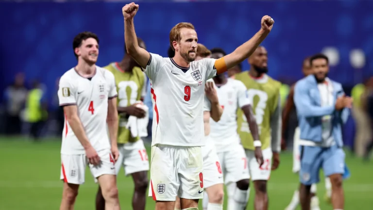 إنجلترا تكسر عقدة 60 عامًا في كأس العالم بريمونتادا تاريخية