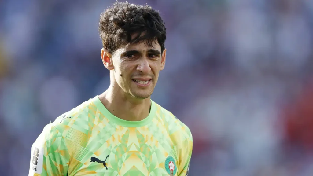 عملاق إيطاليا يدخل على خط التعاقد مع بونو