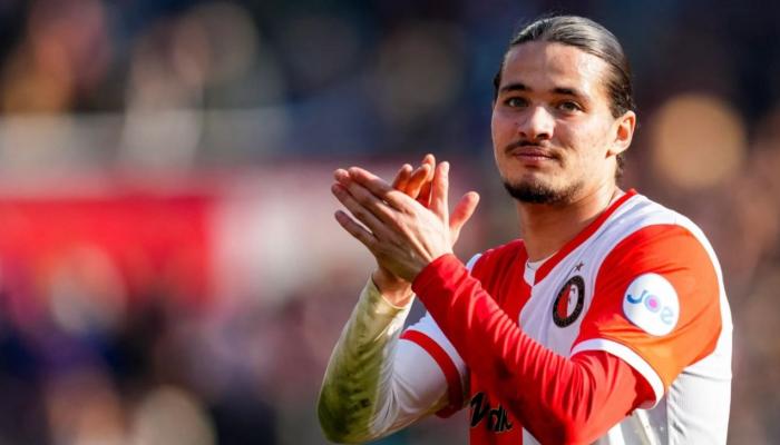 رسالة قاسية من بولحروز للجزائري حاج موسى بعد ظهوره المخيب