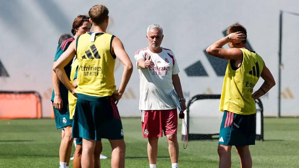 مورينيو يفرض الانضباط في ريال مدريد.. نظام غذائي صارم وعقوبات على التأخر