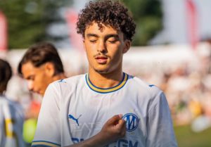 زياد باها يتألق بثنائية ويقود مارسيليا لتعادل أمام سانت إتيان