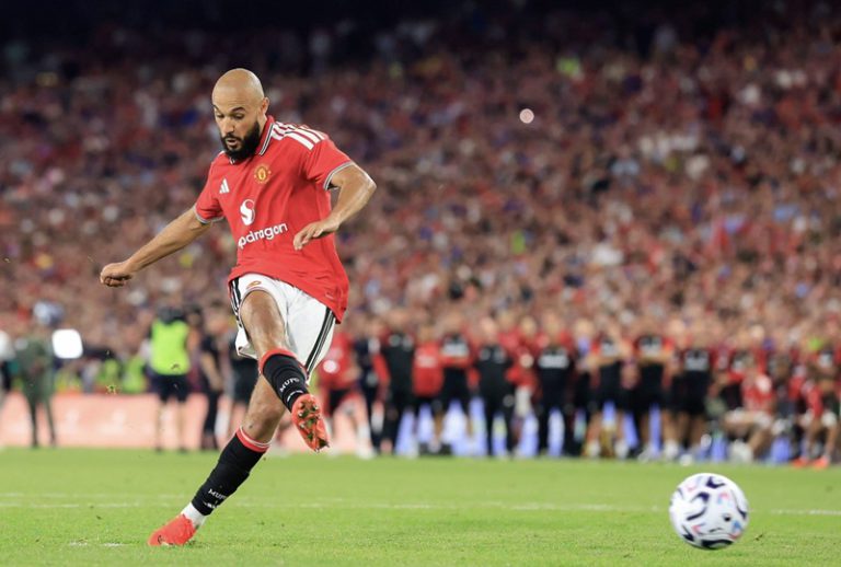 مزراوي يطمئن جماهير مانشستر يونايتد ويكشف جاهزيته للموسم الجديد