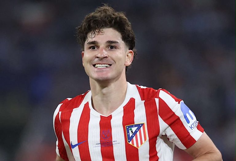 أتلتيكو مدريد يفتح الباب أمام رحيل جوليان ألفاريز