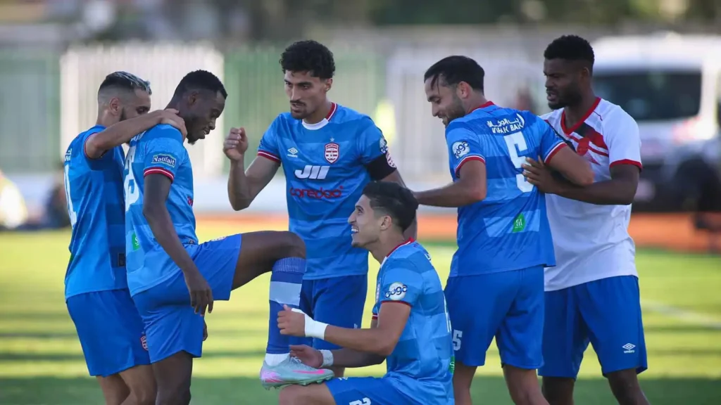 بعد أسابيع من الخلافات.. نجم ليبي يقرر الرحيل عن النادي الإفريقي التونسي
