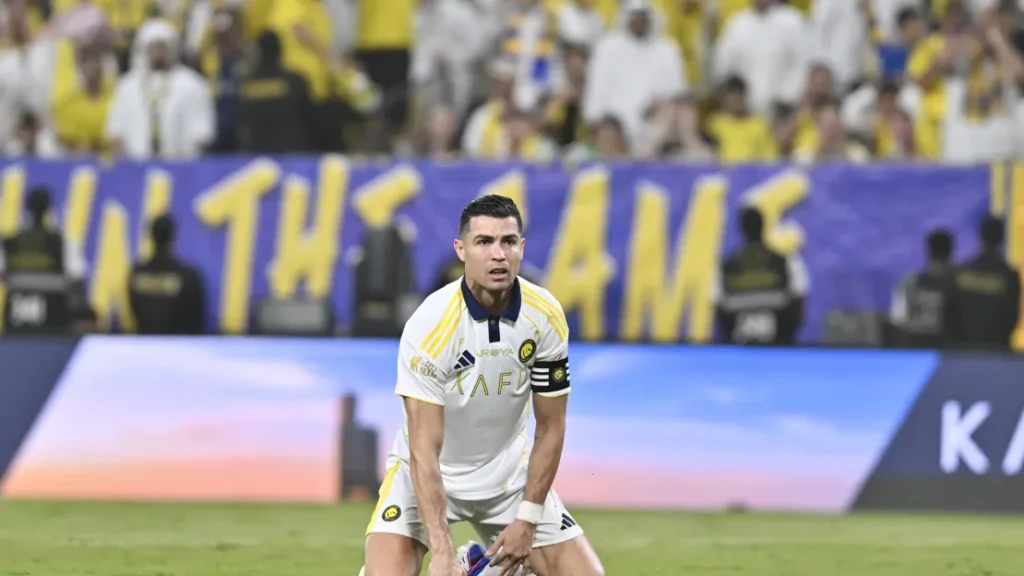 بعد مخاوف الإصابة.. تطور جديد يحسم موقف كريستيانو رونالدو مع النصر