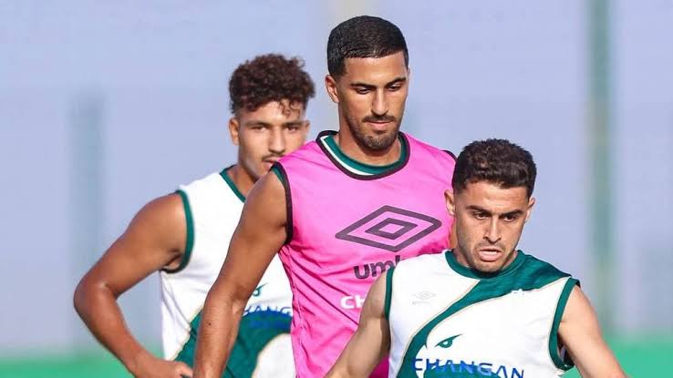 صدمة لفريق الرجاء الرياضي بسبب أزمة التأِشيرات تحدد مصير مباراة فالنسيا