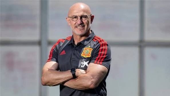 الاتحاد الإسباني يتحرك لتمديد عقد دي لا فوينتي ويوجه رسالة بشأن نهائي مونديال 2030
