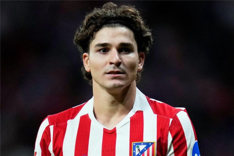 برشلونة يصطدم بموقف أتلتيكو مدريد في صفقة جوليان ألفاريز