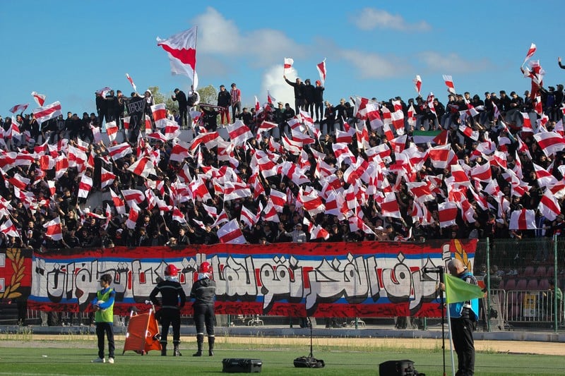 الجمهور التطواني يصعّد ضد التدخلات السياسية