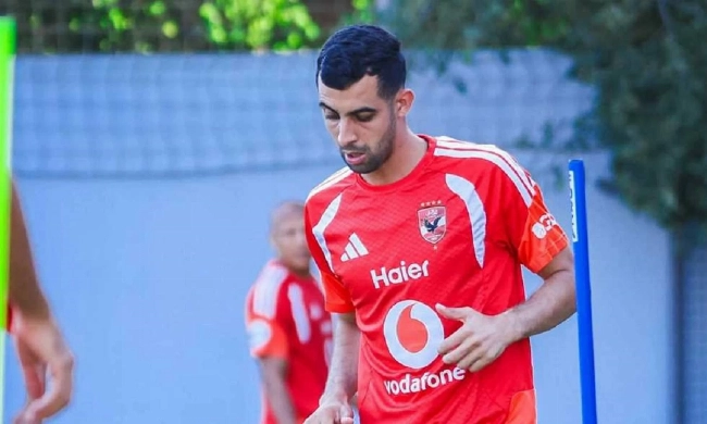 بعد إصابته بالرباط الصليبي.. الأهلي يتخذ قرارًا جديدًا بشأن بلعمري
