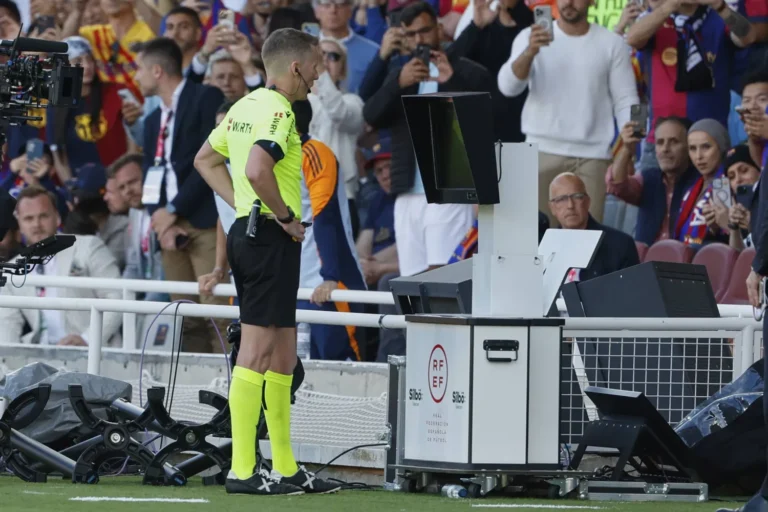 الدوري الإيطالي يطبق سياسة جديدة مع تقنية ال VAR