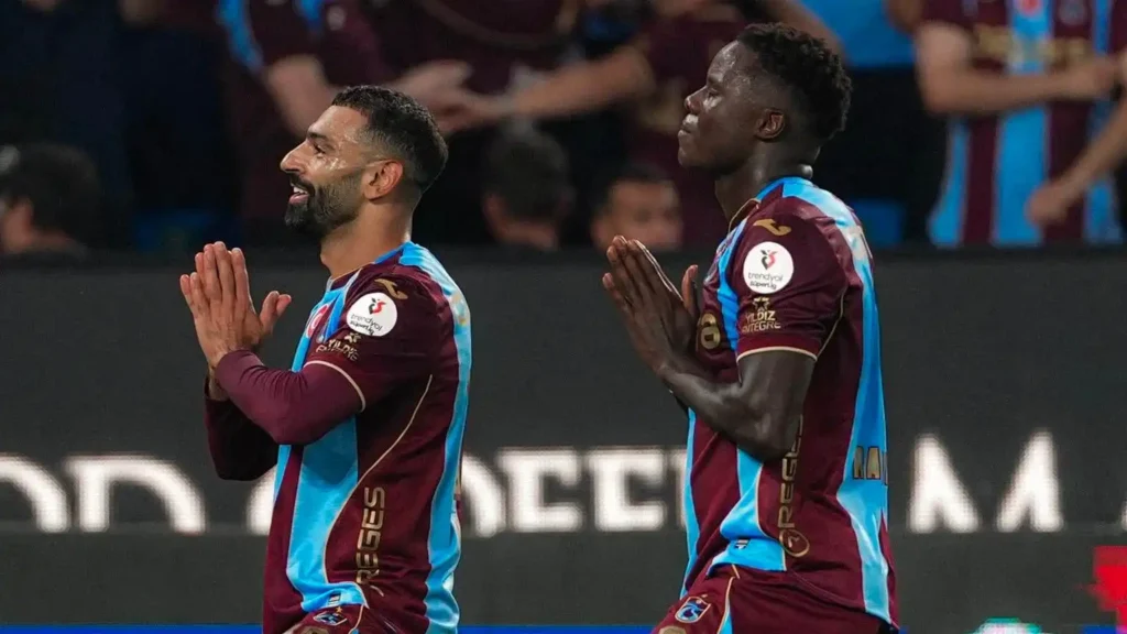 محمد صلاح يقود طرابزون سبور لإكتساح غلطة سراي