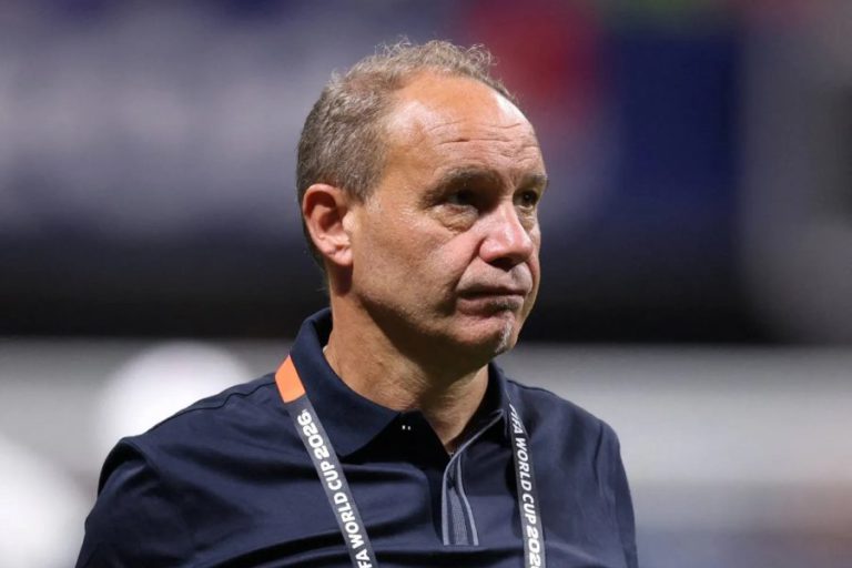 مدرب منتخب الغابون يفاجئ ياسين بونو بتصريح مثير
