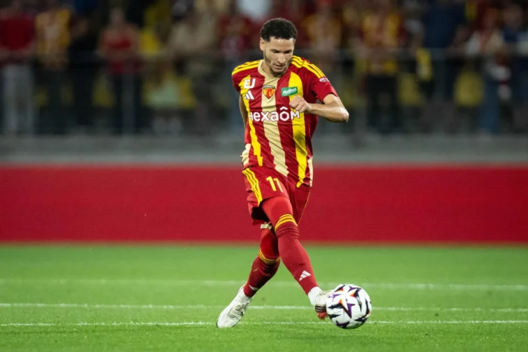 إصابة بن طالب تمنح لاعب لومان الفرنسي فرصة الظهور الأول مع منتخب الجزائر