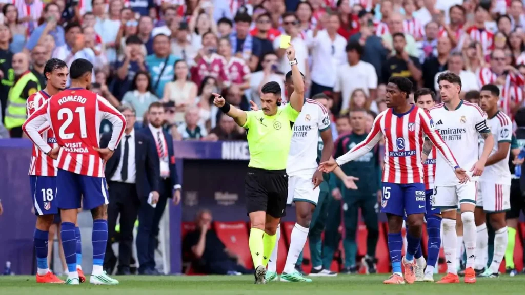 بعد انتقادات ريال مدريد.. الاتحاد الإسباني يفتح من جديد ملف أرياس والتحكيم