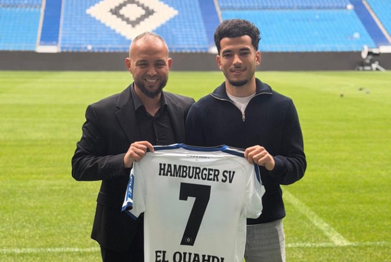 المدير الرياضي لهامبورغ يشيد بمقومات الواحدي