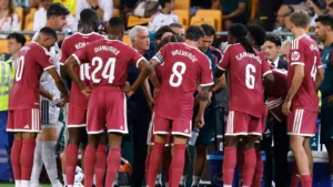 كورتوا يتدخل لاحتواء خلاف حاد بين نجمي ريال مدريد