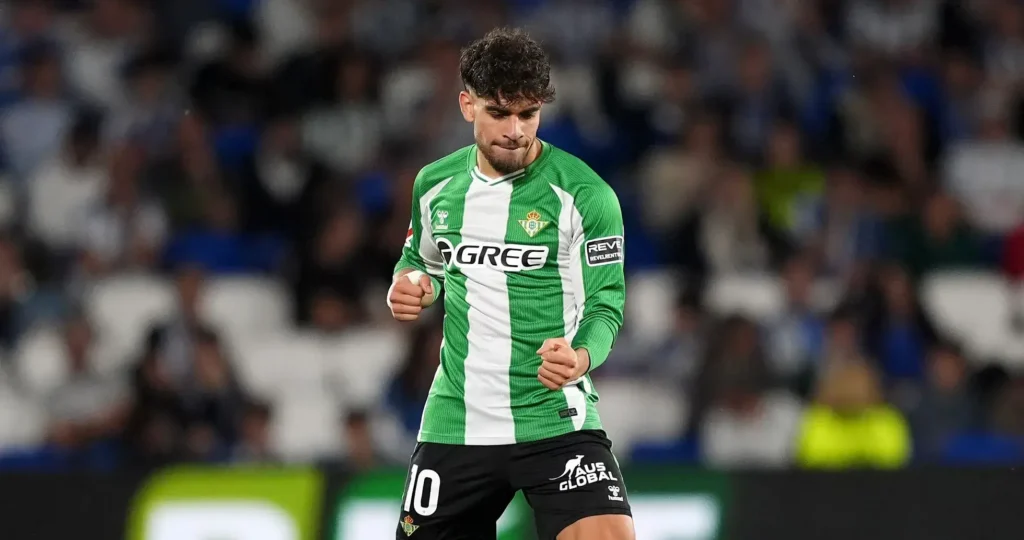 الزلزولي يطمئن جماهير ريال بيتيس والمنتخب المغربي