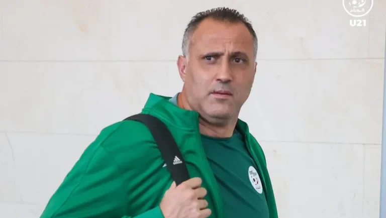 مفاجأة في حسابات الاتحاد الجزائري.. مدرب منتخب تحت 21 عامًا مرشح لقيادة الخضر